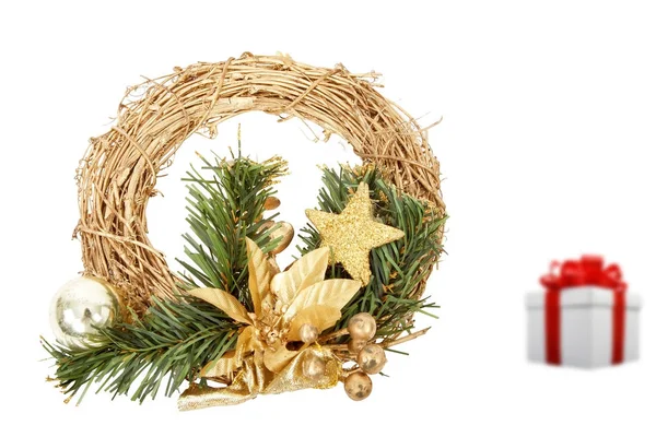 Kerst chaplet en geschenk doos — Stockfoto