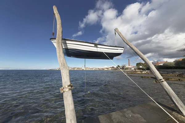 Wisząca łódź w Umag, Istria, Chorwacja — Zdjęcie stockowe