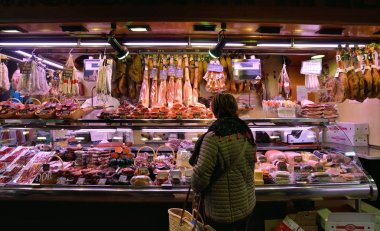 Barcelona'da büyük taze gıda pazarı