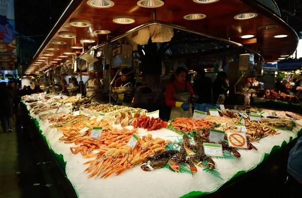 Μεγαλύτερη αγορά φρέσκων τροφίμων σε Βαρκελώνη — Φωτογραφία Αρχείου