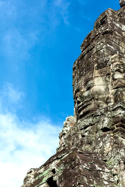 Usmívající Kamenné Tváře Khmer Starověký Angkor Wat Krong Siem Reap — Stock fotografie