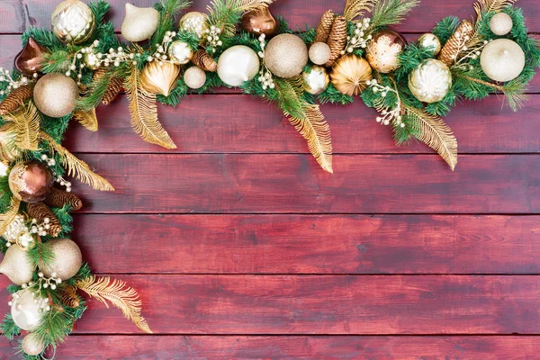 Festive Christmas border in gold, green and white — Stockfoto