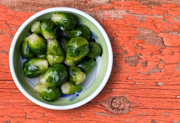 Frisch gekochte grüne Rosenkohl-Sprossen — Stockfoto