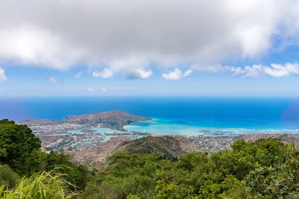 Vista panorámica de la ciudad de Hawaii Kai y Maunaohi Ridge — Foto de Stock