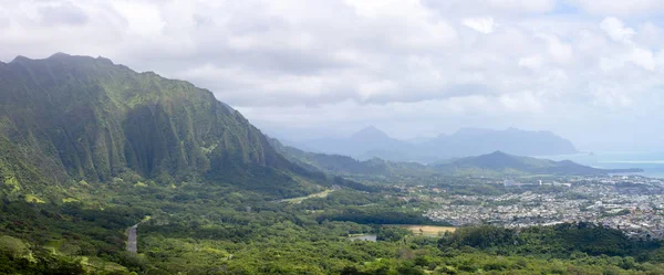 Vista panorámica desde Monalula Ridge a Kualoa — Foto de Stock