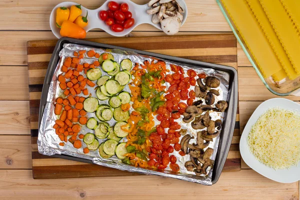 Frische Zutaten für Gemüse-Lasagne — Stockfoto
