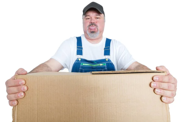 Homem de entrega ficando cansado com carga pesada — Fotografia de Stock