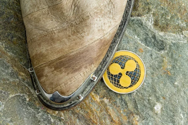 Single Ripple cryptocurrency coin on the floor — Stock Photo, Image