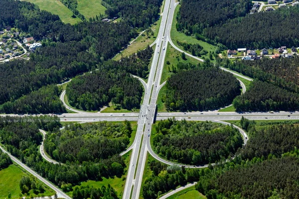 Terre visible à travers eux depuis une fenêtre plane . — Photo