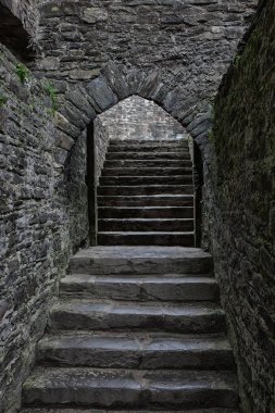 Kalede kemerli kapı