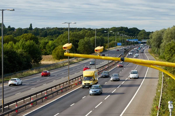 Provoz na britské dálnice M5: West Bromwich, Birmingham, Velká Británie — Stock fotografie