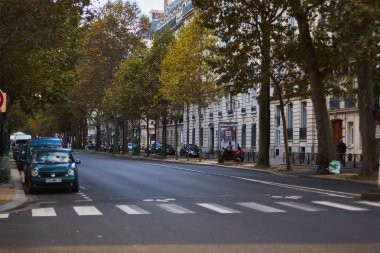 paris sokaklarında .