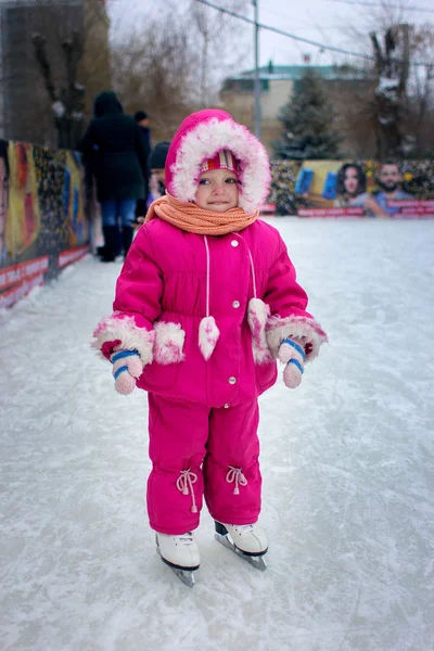 La niña de los patines — Foto de Stock