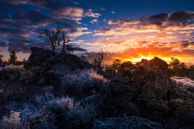 Sunrise Moon Şeytan'ın Bahçesi kraterler