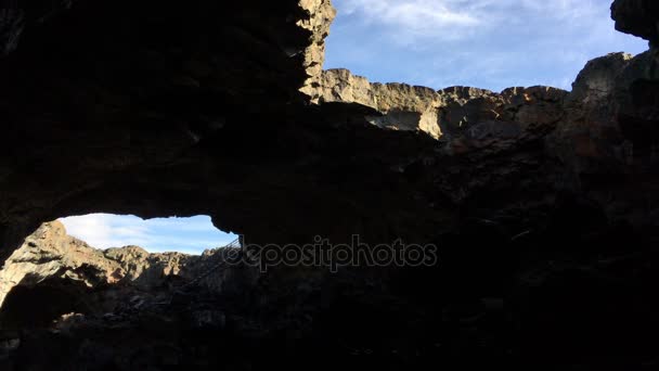 Grotte indienne de tubes de lave de tunnel — Video