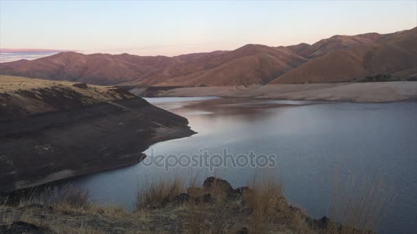 Štěstí Dam Lake Peak při západu slunce — Stock video