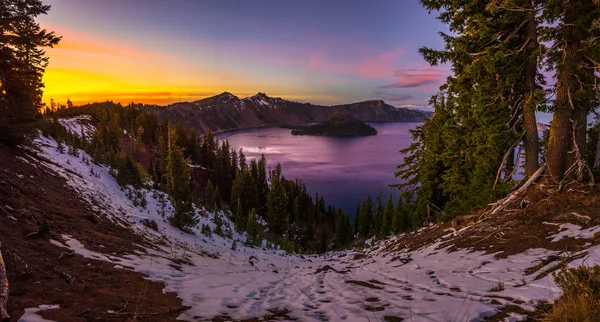 Kratersjö nationalpark oregon — Stockfoto