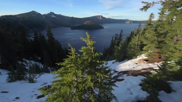 Kráter-tó Nemzeti Park Oregon lassú dolly lövés — Stock videók