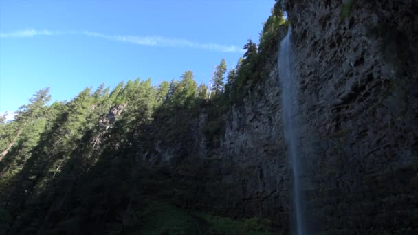 Watson Falls w stanie Oregon — Wideo stockowe