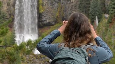 Turist alarak resim Tumalo Falls Oregon