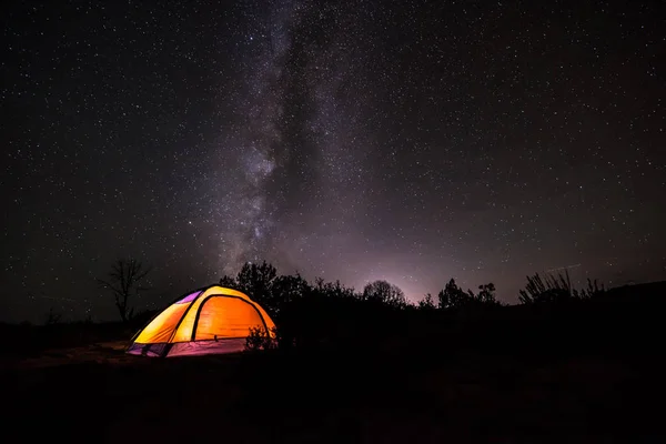 Camping sous les étoiles — Photo
