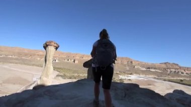 Wahweap Hoodoos Kanab yakınındaki keşfetmek backpacker kız