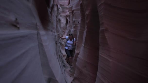 Backpacker Girl in Zebra Slot Canyon Escalante Utah — Stock Video
