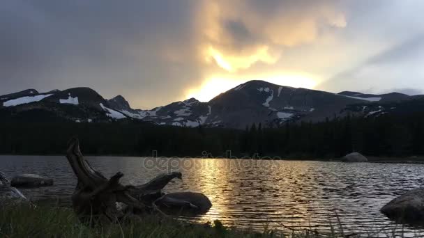 Brainard tó naplementekor Roosevelt nemzeti erdészeti — Stock videók