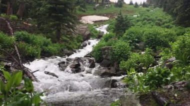 Colorado manzara su cascade Isabella göl iz yakınındaki