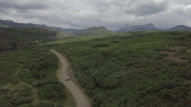 Baykuş Creek gümüş Jack rezervuar doğru geçmek