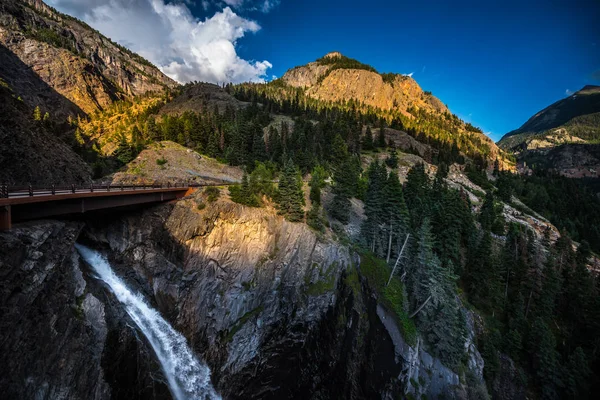 Bear Creek Falls z Mt Abram w tle Colorado pobytu — Zdjęcie stockowe