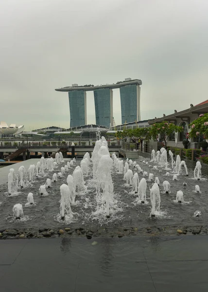 Singapur Junio 2018 Vista Las Fuentes Agua Desde Jardín Junto — Foto de Stock
