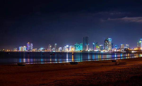 Da Nang, Vietnam 'daki Khe plajım. 