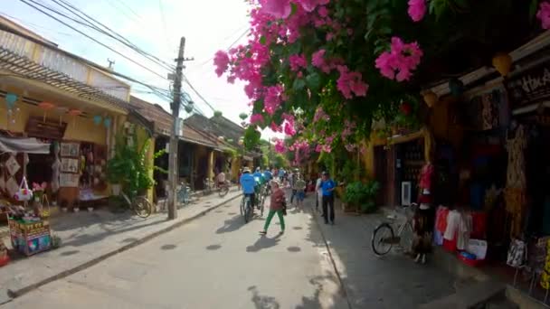 Hoi Vietname Maio 2019 Turista Moradores Locais Rua Tran Phu — Vídeo de Stock