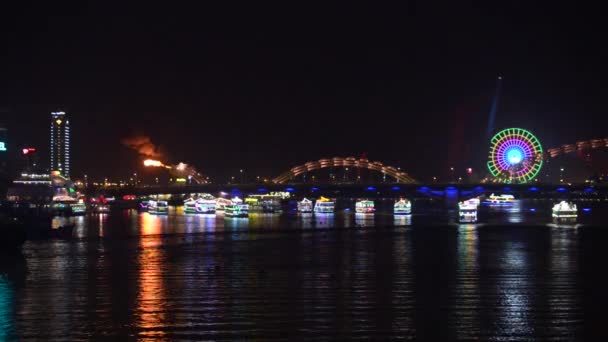 Fire Breathing Dragon, Cau Rong Bridge på natten, Da Nang Vietnam — Stockvideo