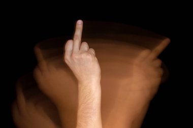 El sembolü fak siyah bir arkaplanda hareket halinde