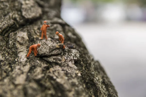 Miniaturowe Liczby Pracujące Przemyśle Zbliżenie Koncepcji Pracy Zespołowej Pracowników Budowlanych — Zdjęcie stockowe