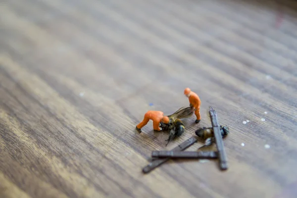 Acidente Figura Miniatura Local Trabalho Close Construction Workers Try Lift — Fotografia de Stock