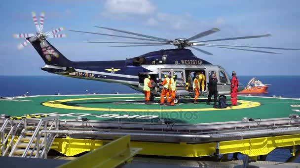 Kelantan Malaysia 2019 Realtime Agustawestland 139 Oil Gas Production Platform — Stock video