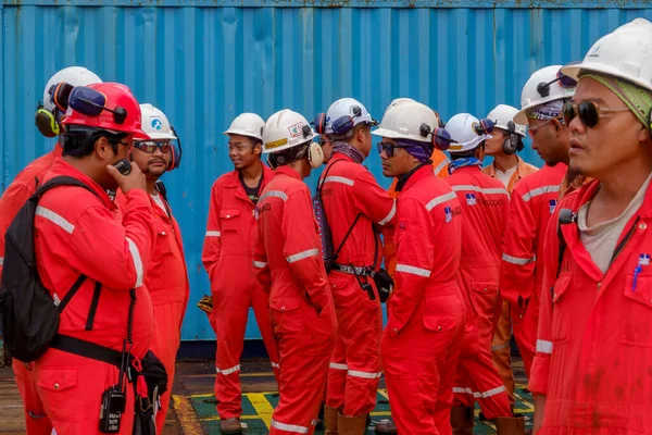 Kelantan Malasia Ago 2019 Trabajadores Offshore Identificados Con Mono Rojo —  Fotos de Stock