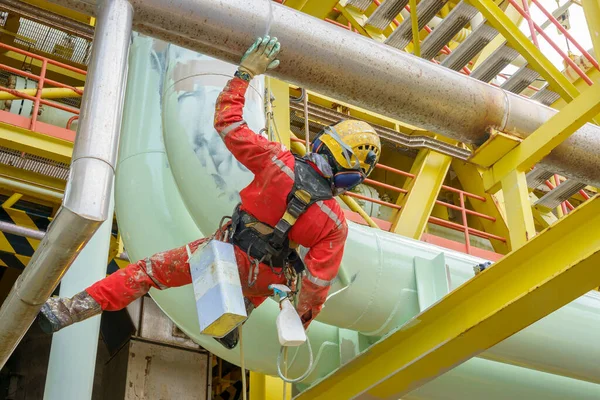 Working Height Rear View Abseilers Wearing Red Coverall Personal Protective — Stock Photo, Image