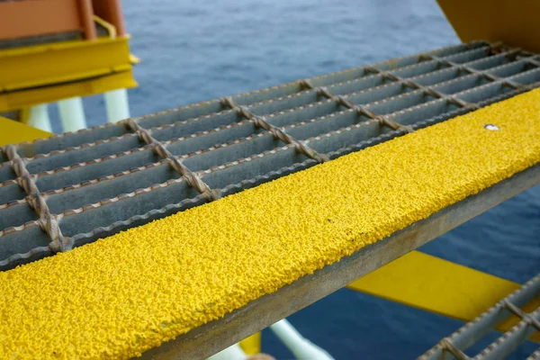 Close Industry Steel Staircase Yellow Slip Plate Tread — Stock Photo, Image