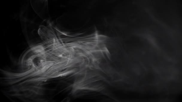 Mouvement Lent Nuage Blanc Fumée Cigarette Sur Fond Isolé — Video