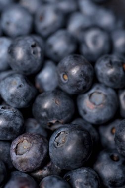 Yaban mersini arka plan. Olgun ve sulu taze yaban mersini cl aldı