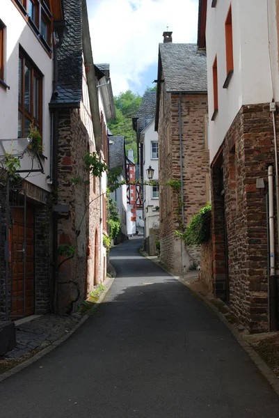 Gamla historiska gatan i Ediger Tyskland — Stockfoto