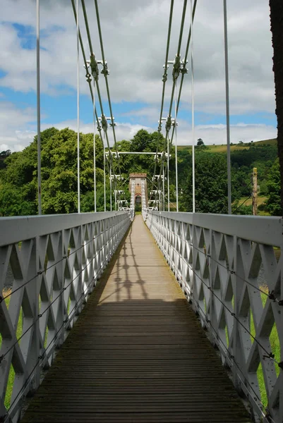 Pasarela a través del puente chainbridge en Melrose, Escocia —  Fotos de Stock