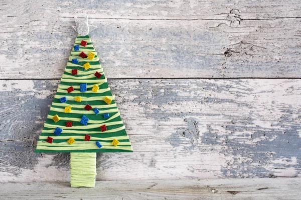 Product handgemaakte kleurrijke kerstboom — Stockfoto