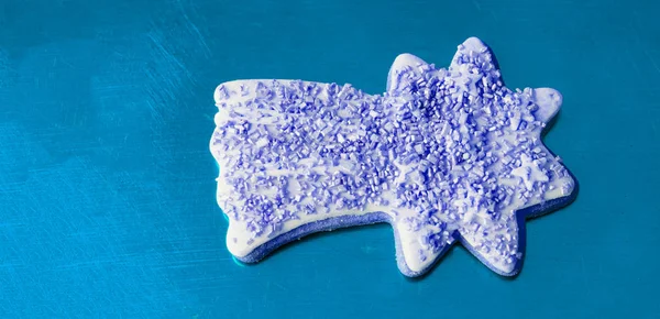 Blue decorated Christmas cookie — Stock Photo, Image