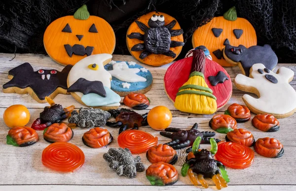 Colorful gingerbread cookies for halloween — Stock Photo, Image