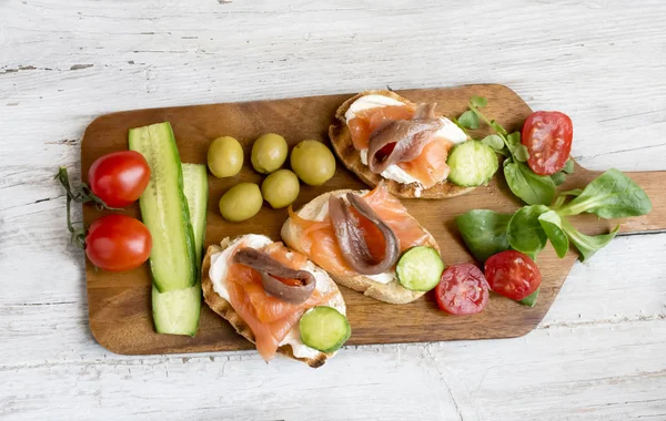 Bir tabakta meze çeşitleri — Stok fotoğraf